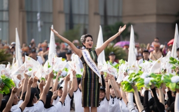 បវរកញ្ញា H’Hen Nie បង្ហាញសម្រស់ស្រស់សោភាក្នុងពិធីបុណ្យកាហ្វេ Buon Ma Thuot ២០១៩