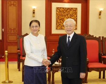 អគ្គលេខាបក្ស ប្រធានរដ្ឋវៀតណាម លោក Nguyen Phu Trong អញ្ជើញទទួលជួបជាមួយប្រធានរដ្ឋសភាឡាវ លោកស្រី Pany Yathotou