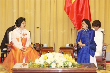 អនុប្រធានរដ្ឋវៀតណាមលោកស្រី Dang Thi Ngoc Thinh ទទួលជួបជាមួយគណៈប្រតិភូនៃសមាគមមិត្តភាពកូរ៉េខាងជើង - វៀតណាម