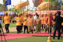 កម្ពុជា​ប្រារព្ធ​ព្រះរាជ​ពិធី​បុណ្យ​«​ច្រត់ព្រះនង្គ័ល​»