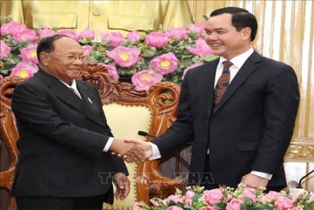 សម្តេចអគ្គមហាពញាចក្រី ហេង សំរិន ប្រធានរដ្ឋសភានៃព្រះរាជាណាចក្រកម្ពុជា ទៅទស្សនានិងធ្វើការជាមួយគណៈកម្មាធិការខេត្ត Ha Nam