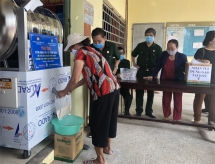 HUFO បានប្រគល់ម៉ាស៊ីន ATM អង្ករនិង អង្ករ ១៦ តោនដល់ប្រជាជនដែលស្ថិតក្នុងស្ថានភាពលំបាកដោយសារការរីករាលដាលនៃជំងឺរាតត្បាតកូវិដ១៩