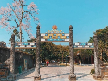 គោលដៅទេសចរណ៍ដ៏ល្បីឈ្មោះនៅទីក្រុង Hue ដែលភ្ញៀវទេសចរមិនគួរតែរំលងបានឡើយ