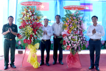 ជំនួបប្រាស័យទាក់ទងរវាងប្រជាជនឃុំជាប់ព្រំដែន Loc Thinh ប្រទេសវៀតណាម និងឃុំជាំក្រវៀន ស្រុកមេមត់កម្ពុជា