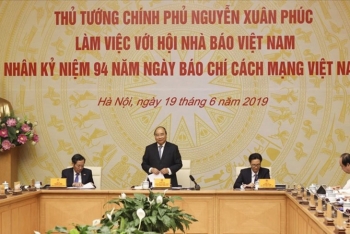 នាយករដ្ឋមន្រ្តីវៀតណាមលោក Nguyen Xuan Phuc អញ្ជើញជួបធ្វើការជាមួយសមាគមន៍អ្នកកាសែត