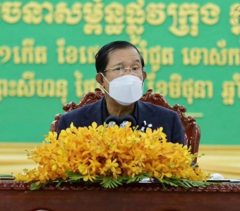 សម្តេចនាយករដ្ឋមន្ត្រី រំលឹកពលរដ្ឋជាថ្មីម្តងទៀត ជំងឺរាតត្បាតវីរុសកូវីដ១៩ ងាយឆ្លងសាហាវខ្លាំងណាស់ ដូច្នេះត្រូវមានស្មារតីប្រុងប្រយ័ត្នខ្ពស់ជានិច្ច