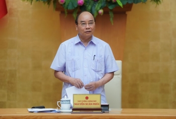 នាយករដ្ឋមន្រ្តីវៀតណាមធ្វើជាអធិបតីនៃកិច្ចប្រជុំអចិន្ត្រៃយ៍របស់រដ្ឋាភិបាលស្តីពីការបង្ការទប់ស្កាត់នឹង COVID-19