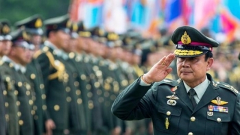 នាយករដ្ឋមន្ត្រីថៃលោក Prayut Chan-o-cha បានបញ្ជាឱ្យបញ្ចប់ការគ្រប់គ្រងរបស់យោធា