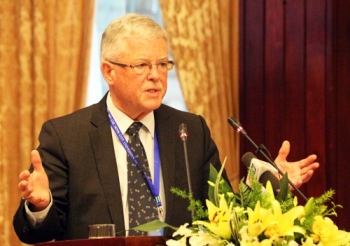 លោកសាស្ត្រាចារ្យ Carl Thayer បានវាយតម្លៃខ្ពស់ចំពោះការចូលរួមចំណែករបស់វៀតណាមចំពោះអាស៊ាន