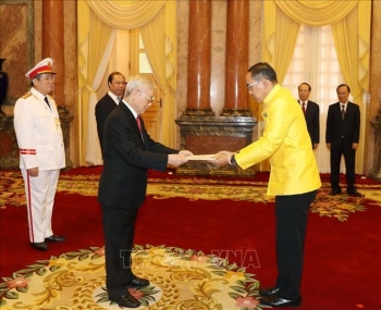 អគ្គលេខាបក្ស ប្រធានរដ្ឋវៀតណាមលោក Nguyen Phu Trong អញ្ជើញទទួលជួបបណ្ដាឯកអគ្គរដ្ឋទូតមកជូនសារតាំង