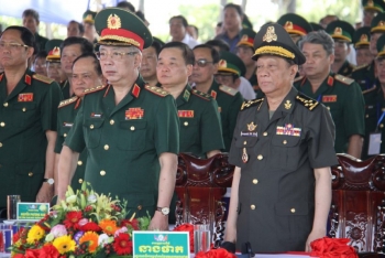 ​វៀតណាមនិងកម្ពុជាធ្វើស​មយុទ្ធ​ប្រឆាំង​គ្រឿងញៀន ទ្រង់ទ្រា​យធំ នៅតាម​បណ្ដោយ​ព្រំដែន​តាកែវ- An Giang