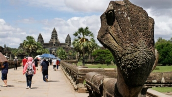 រដ្ឋាភិបាលសម្រេចលើកលែងពន្ធ ២ ខែទៀត ដល់វិស័យទេសចរណ៍ និងអាកាសចរណ៍