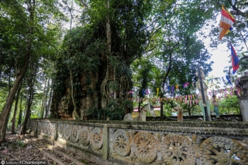 ប្រាសាទ​ចុង​ស្រុក​ខេត្ត​ព្រៃវែង បង្កប់​រឿង​រ៉ាវ​ចម្លែក​ច្រើន តែ​មិន​សូវ​មាន​អ្នក​ស្គាល់