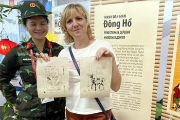 គំនូរដុងហូ (Dong Ho) ទាក់ទាញដួងចិត្តជនជាតិរុស្ស៊ី