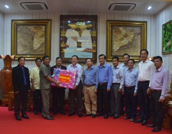 គណៈប្រតិភូនាយកដ្ឋានអភិវឌ្ឍន៍កងយោធពលខេមរភូមិន្ទបានអញ្ជើញជួបសំដែងការគួរសមជាមួយថ្នាក់ដឹកនាំបញ្ជាការដ្ឋានយោធភូមិភាគទី ៩ (វៀតណាម)