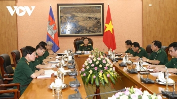 រដ្ឋមន្ត្រីការពារជាតិកម្ពុជា-វៀតណាម បានជួបសន្ទនាតាមរយៈទូរសព្ទ