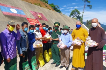 វៀតណាមផ្តល់ស្បៀងអាហារនិងរាល់ផលិតផលចាំបាច់ដល់ប្រជាជននិងកងកម្លាំងប្រដាប់អាវុធនៅតាមតំបន់ព្រំដែនរបស់ឡាវ