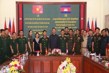 វៀតណាម-កម្ពុជា ព្រមព្រៀងចុះហត្ថលេខាលើផែនការរុករក អដ្ឋិធាតុកងទ័ពស្ម័គ្រចិត្ត និងជំនាញការវៀតណាមជំហានទី១៩ នារដូវប្រាំង ឆ្នាំ២០១៩-២០២០
