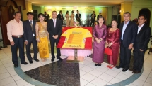 លោកជំទាវ ម៉ែន សំអន ចូលរួមជាកិត្តិយសក្នុងពិធីជប់លៀងអបអរសាទរ នៃការប្រណាំងកង់ឆ្លងកាត់៣ប្រទេស វៀតណាម កម្ពុជា ឡាវ