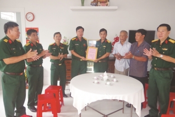 យកចិត្ដទុកដាក់ និងកសាងជួរកម្មាភិបាលជនជាតិខ្មែរ