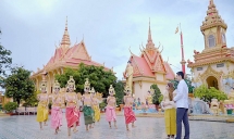 ទឹក​ចិត្ត​យុវនា​រីស្រឡាញ់​សិល្បៈ​ខ្មែរ​