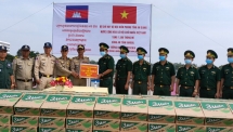 ខេត្ត An Giang៖ បរិច្ចាកមីកញ្ចប់ចំនួន ៣០០០ កេសដល់ខេត្តចំនួន ២ រួមមាន៖ ខេត្តតាកែវនិងខេត្តកណ្តាលដែលរងផលប៉ះពាល់ដោយទឹកជំនន់