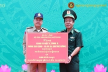 កងទ័ពការពារព្រំដែនវៀតណាមប្រគល់សម្ភារៈសម្រាប់បង្ការទប់ស្កាត់ជំងឺកូវីដ-១៩ជូនចំពោះអគ្គស្នងការដ្ឋាននគបាលជាតិនិងអគ្គនាយកដ្ឋានអន្តោប្រវេសន៍កម្ពុជា