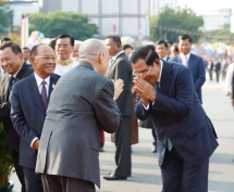 សម្តេចតេជោ ហ៊ុន សែន ថ្លែងសារអបអរសាទរ ក្នុងឱកាសព្រះរាជពិធីបុណ្យអុំទូក