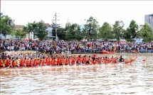 បិទពិធីបុណ្យអកអំបុក និងពិធីប្រណាំងទូកង ខេត្ត Soc Trang ឆ្នាំ ២០២០