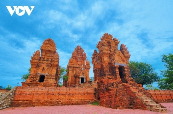 គោលដៅទេសចរណ៍គួរឲ្យចាប់អារម្មណ៍ទាំងពីរនៅ Phan Rang – Thap Cham