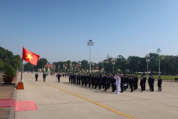 សម្ព័ន្ធអង្គការមិត្តភាពវៀតណាមបានជម្រាបជូនដល់លោកប្រធាន Ho Chi Minh អំពីសមិទ្ធផលរបស់អង្គការនេះ