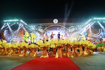 Tien Yen- កន្លែងដែលតភ្ជាប់ពណ៌របស់បណ្តាជនជាតិនៅភាគឦសាន្ត