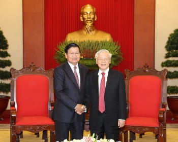អគ្គលេខាបក្ស ប្រធានរដ្ឋវៀតណាមលោក Nguyen Phu Trong និងប្រធានរដ្ឋសភាវៀតណាមលោកស្រី Nguyen THi Kim Ngan អញ្ជើញទទួលជួបពិភាក្សាការងារជាមួយនាយករដ្ឋមន្រ្តីឡាវ
