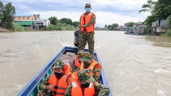 ដោះចេញការលំបាកសម្រាប់សហគ្រាសដឹកជញ្ជូនផ្លូវទឹកប្រទេសវៀតណាម - កម្ពុជា