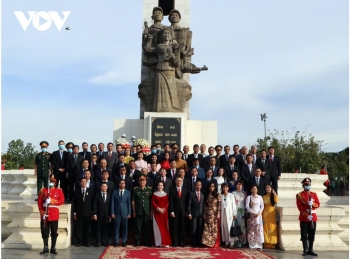 ស្ថានទូតវៀតណាមប្រចាំកម្ពុជា និងការិយាល័យអនុព័ន្ធយោធាវៀតណាមប្រចាំនៅកម្ពុជា អបអរសាទរខួបលើកទី ៧៦ នៃការបង្កើតកងទ័ពប្រជាជនវៀតណាម