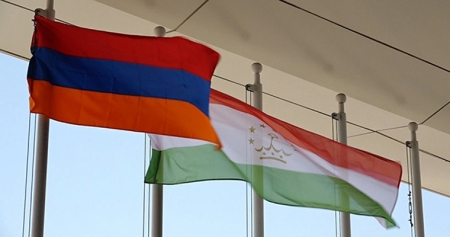 Армения и Таджикистан отменили визовый режим