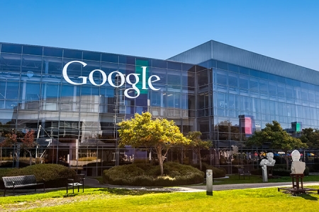 Google просил своих сотрудников вернуться в США из-за указа Трампа