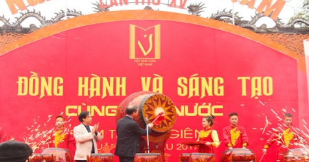 15-й День вьетнамской поэзии на тему «Инициатива во имя развития Отечества».