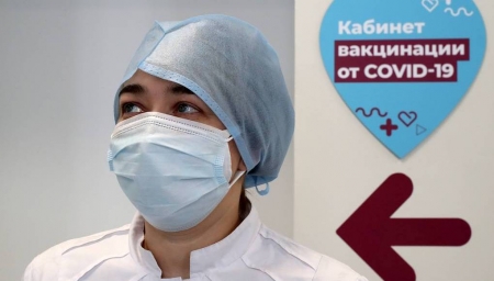 В мире более 300 млн человек были вакцинированы от COVID-19