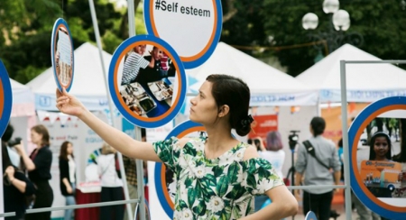 В Ханое прошла церемония открытия передвижной выставки о безопасности женщин и детей