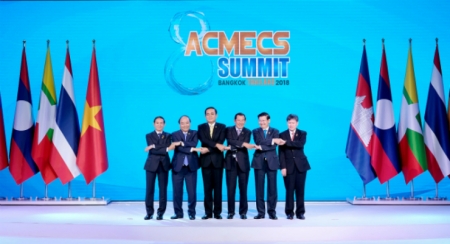 Премьер-министр Вьетнама принял участие в саммитах ACMECS-8 и CLMV-9