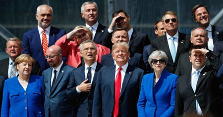 Трамп упрекнул ФРГ за то, что она "платит России", а не тратится на оборону