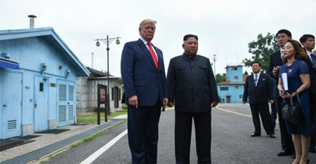 Трамп встретился с Ким Чен Ыном и зашел на территорию КНДР