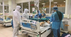 Правительство Вьетнама решительно борется с COVID-19 и прилагает усилия для лечения пациентов
