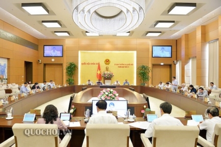 Продолжается 37-е заседание Постоянного комитета Нацсобрания Вьетнама