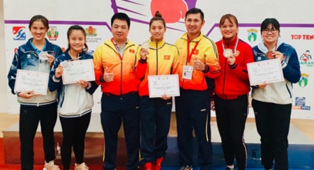 Вьетнамская боксерша выиграла первый приз в турнире по боксу в Болгарии