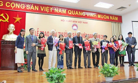 В Ханое вручена премия Вьетнама за лучшую книгу 2016 года