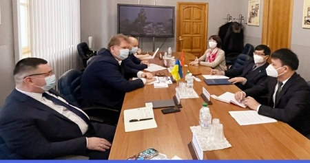 Состоялась встреча между послом Вьетнама в Украине Нгуен Хонг Тхатем и министром развития экономики, торговли и сельского хозяйства Украины Тарасом Качкой