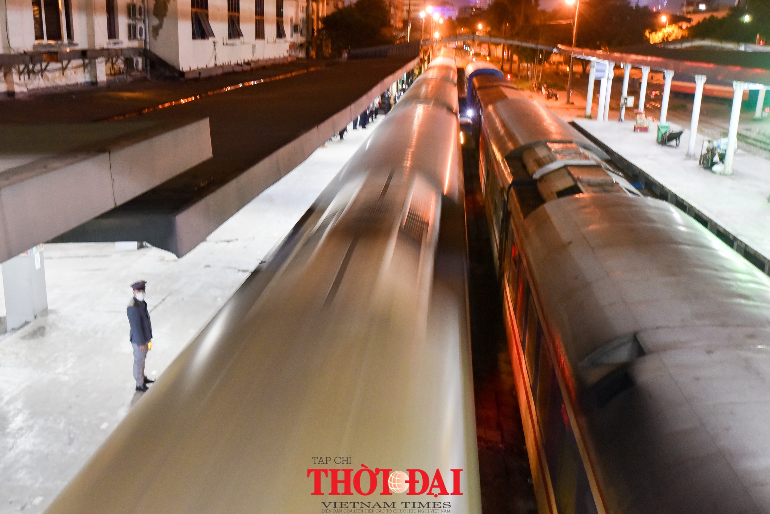 Xúc động chuyến tàu xuyên Tết chở mùa xuân về với nhiều gia đình Xúc động chuyến tàu xuyên Tết chở mùa xuân về với nhiều gia đình