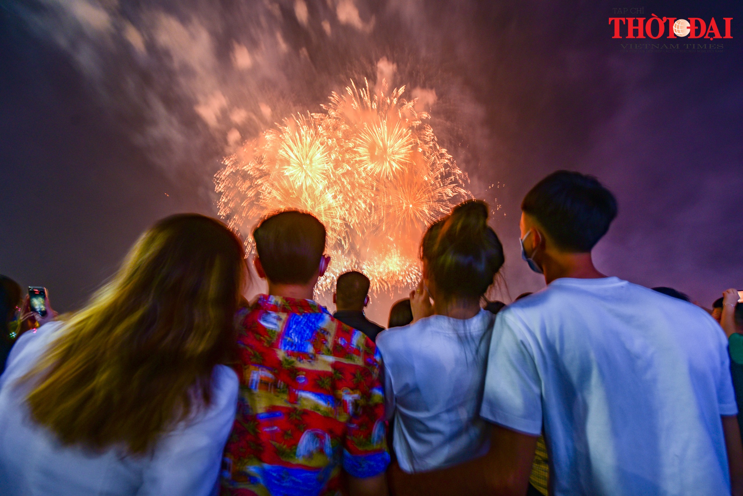 Mãn nhãn ngắm pháo hoa rực rỡ khai hội đền Hùng 2022 Mãn nhãn ngắm pháo hoa rực rỡ khai hội đền Hùng 2022